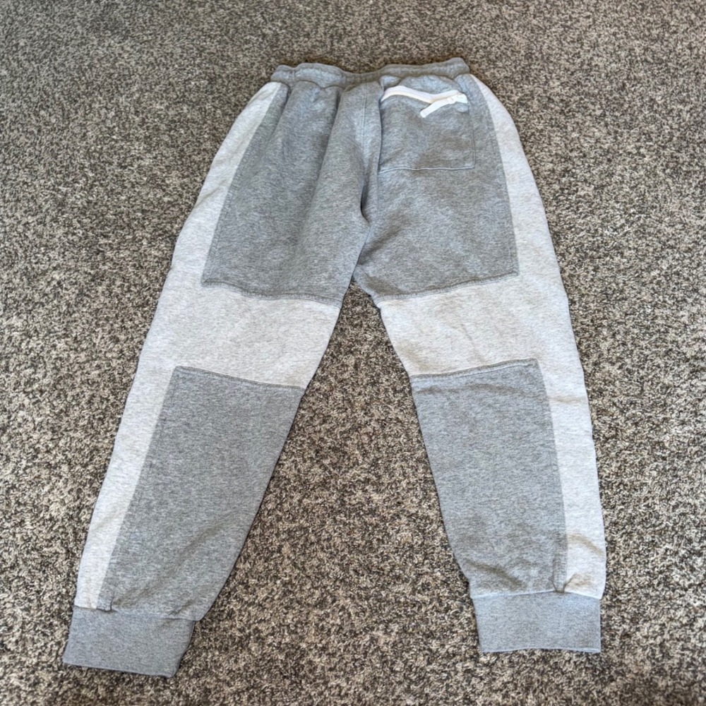 Nike Air Mens Grey Colorblock Fleece Joggers Sweatpants Medium Zipper Pocket - Picture 4 of 5